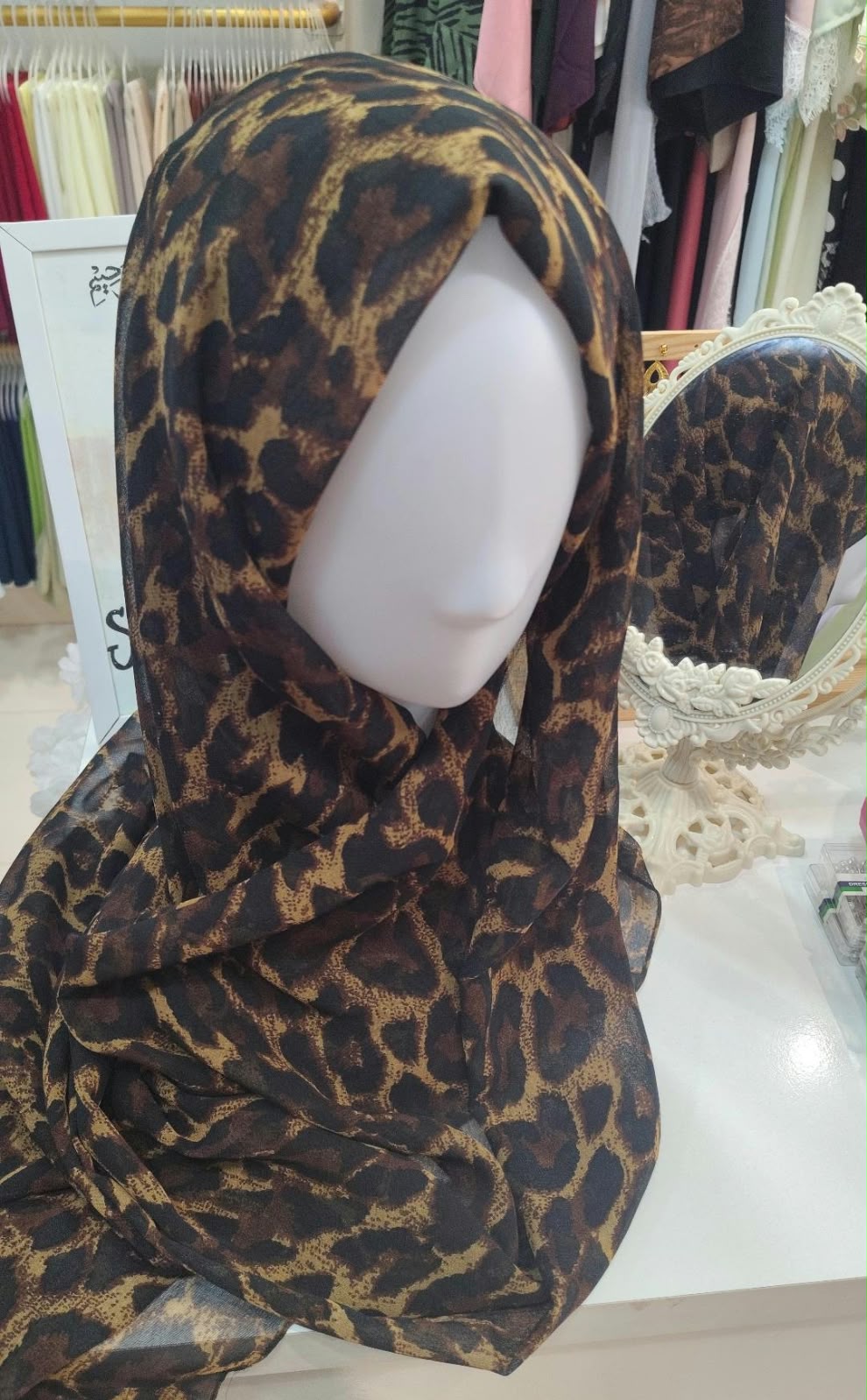 Leopard print chiffon hijab