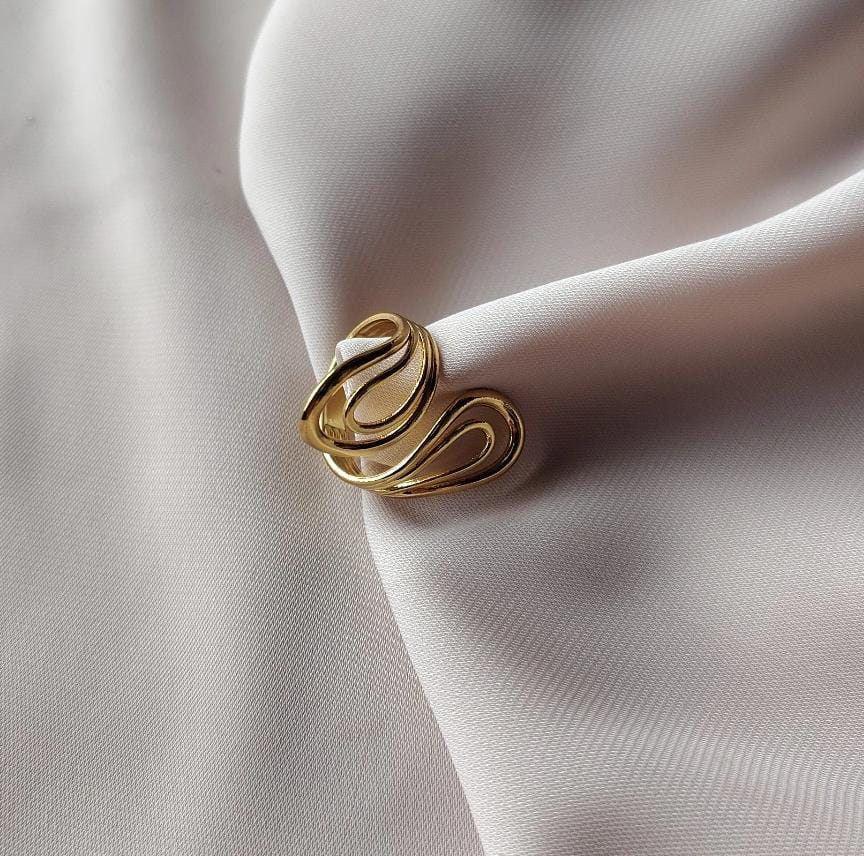 Cascade Loop Ring