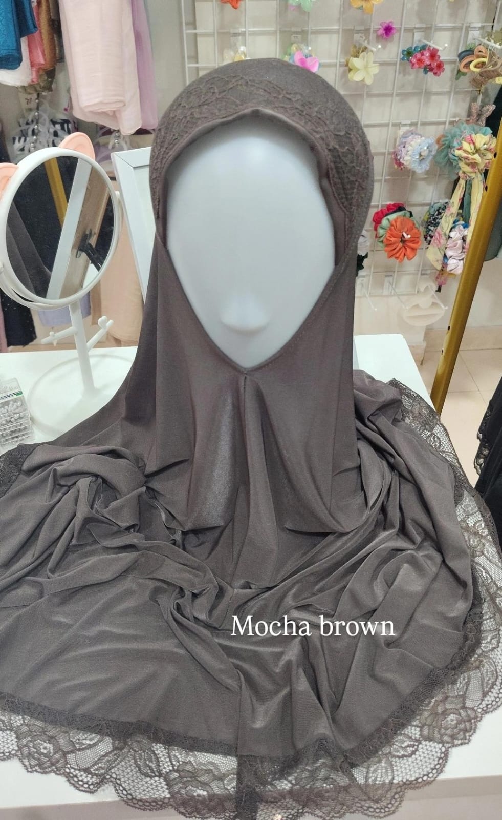 Lace Makhna