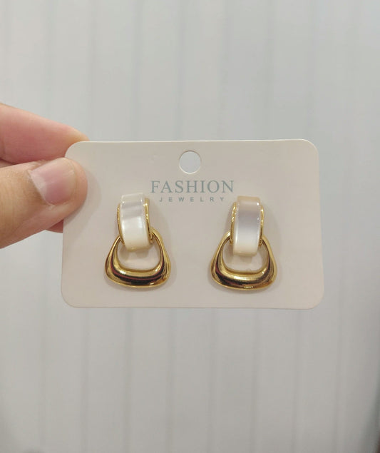 Anti tarnish earrings - White and gold