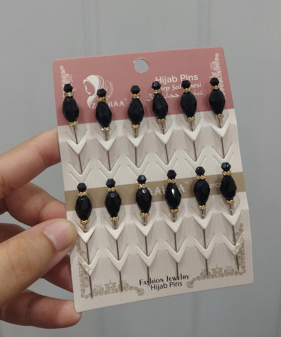 Black hijab pin