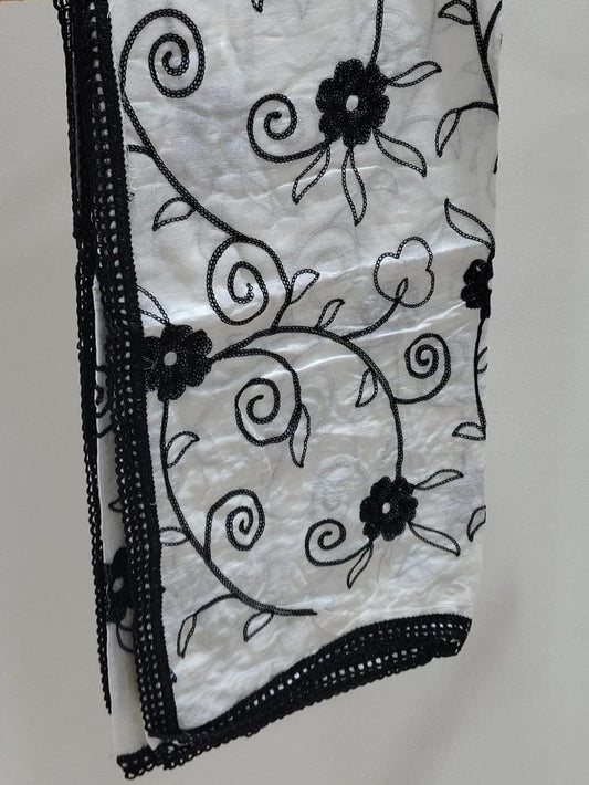 Monochrome Namaz Duppata