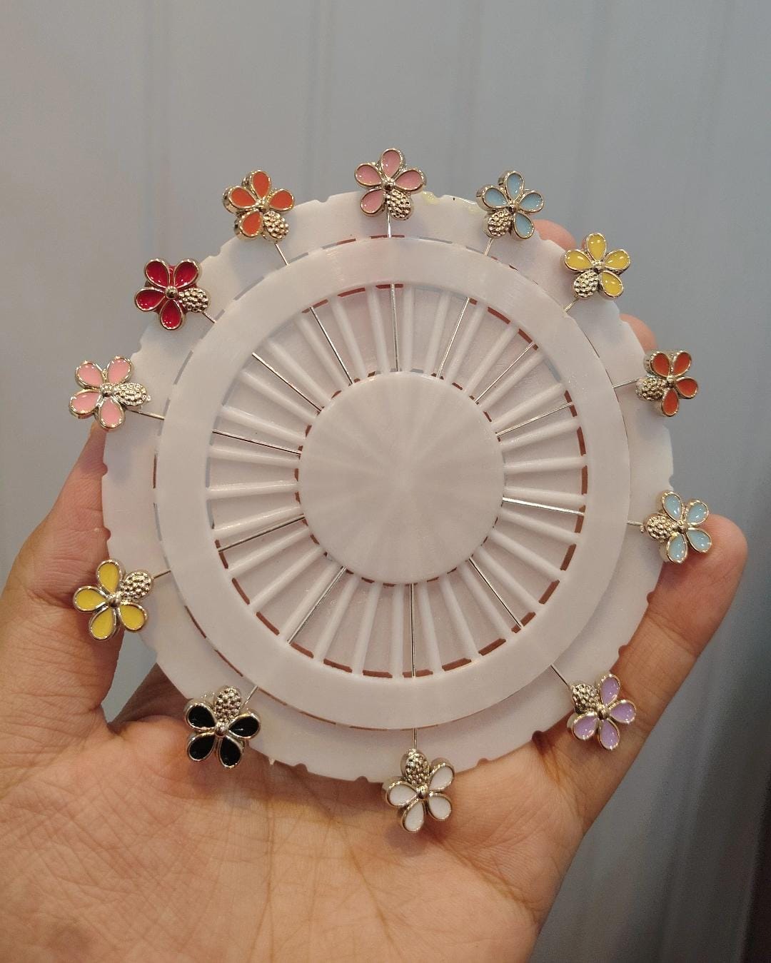 Daisy hijab pin